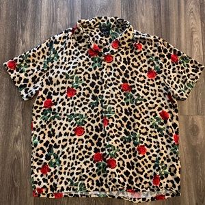 Men’s casual button down.